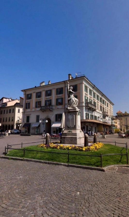 La Maison Du Mira Intra Bagian luar foto
